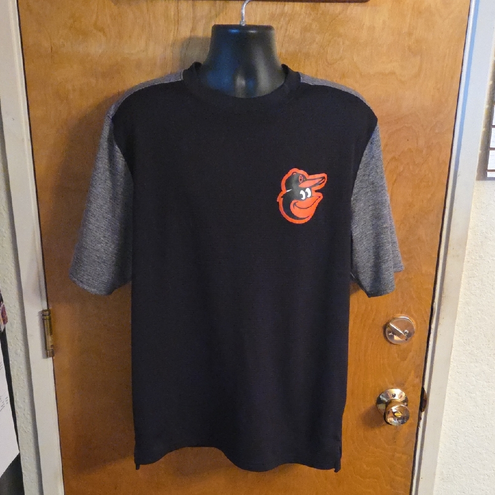 MLB Baltimore Orioles Therma Base Majestic Shirt Size XL
